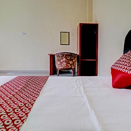 Oyo 90945 Arizon Kost Hotel Jambi Bagian luar foto